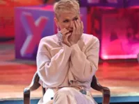 Com muita emoção, Xuxa recebe homenagens de artistas em programa