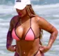 
                  Rafaella Santos ostenta bumbum GG durante passeio em praia