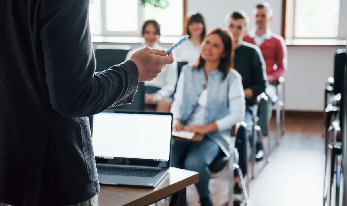 Mais de 50 cursos online gratuitos para fazer em casa