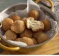 
                  Aprenda a fazer bolinho de aipim com queijo em 30 minutos