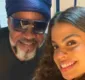 
                  Carlinhos Brown se derrete em clique com Clara Buarque: 'Te amo filha'