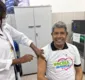 
                  Jerônimo Rodrigues atualiza cartão de vacinação durante Dia D