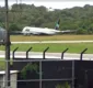 
                  Avião que ultrapassou limite de pista é retirado de aeroporto