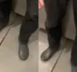 
                  Funcionário de fast food faz xixi nas calças por não sair de quiosque