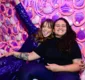 
                  Ex-BBB Marcela McGowan beija cantora sertaneja ao inaugurar sex shop