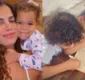
                  Clara Buarque posa com irmãos caçulas em Salvador: 'Ataque de amor diário'