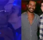 
                  Galãs de 'Vai na Fé' trocam beijo em festa; assista