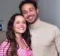 
                  Larissa Manoela beija André Luiz Frambach nos bastidores de peça; FOTOS