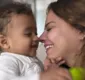 
                  Viviane Araújo sobre maternidade: 'Me faz querer ser uma pessoa melhor'