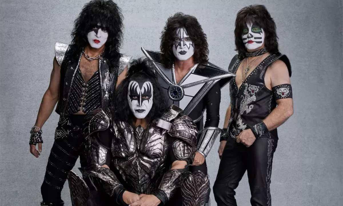 Kiss interrompe show depois de baixista passar mal - Cultura - Estado de  Minas