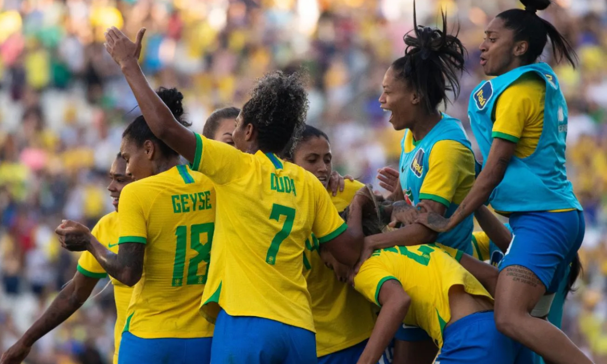 Brasil estreia com vitória apertada na Copa de futebol feminino