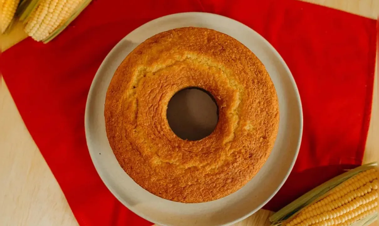 Café da manhã: aprenda como fazer bolo de milho sem leite em 1h