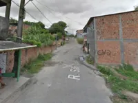 Corpo é abandonado em construção no Rio Sena, em Salvador