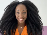 ‘Nosso cabelo é político', reforça trancista sobre estética negra
