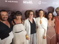 Pré-estreia de 'Meu Nome é Gal' reúne elenco do filme em Salvador
