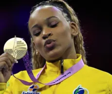 Rebeca Andrade supera Simone Biles e conquista ouro em Mundial