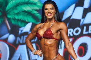 Ex 'É o Tchan' revela dieta restrita para campeonato de fisiculturismo
