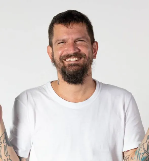 Saulo faz show para 'pipoca' em mirante de camarote no Carnaval 2024