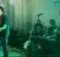 
                  Banda Mil Milhas homenageia Titãs em show