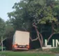 
                  Batida entre caminhão e carro atinge ponto de ônibus na Linha Verde