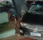 
                  Carro derruba poste e bate em placa de farmácia na Pituba