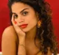 
                  Clara Buarque diz ter tentado se embranquecer: 'Não me sentia bonita'