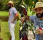 
                  Na Bahia, elenco de 'Renascer' curte 'noitada' e são tietados