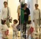 
                  Nanda Costa e Lan Lanh passeiam com as filhas em shopping no Rio