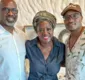 
                  Viola Davis visita restaurante de comida baiana em Salvador com marido