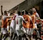 
                  Vitória é sólido e abre contagem regressiva para Série A