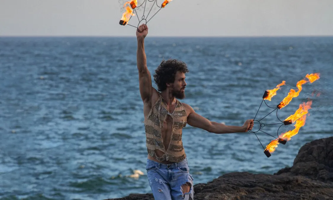 Leo Cavalcanti lança álbum com participação de Caetano Veloso