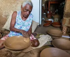Ceramista e sambadeira Dona Cadu morre aos 104 anos