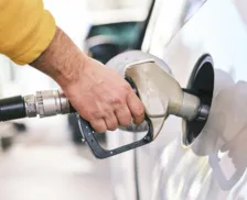 Feirão oferece 10 mil litros de gasolina sem impostos em Salvador