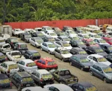 PRF promove leilão de 350 veículos conservados e sucatas na Bahia