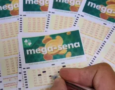 Mega-Sena acumula, mas paga R$ 69 mil a apostas de Salvador