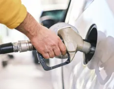 Feirão oferece 10 mil litros de gasolina sem impostos em Salvador