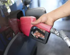 Gasolina vendida para distribuidoras tem aumento de 5,1% na Bahia