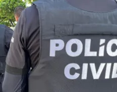 Homem é preso após agredir e expulsar companheira de casa na Bahia