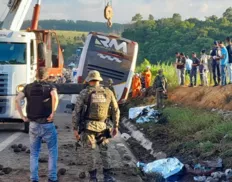 Motorista de ônibus que tombou e deixou 9 mortos na BA é indiciado