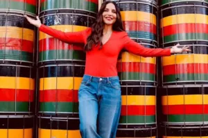VÍDEO: Ivete Sangalo aparece de surpresa em show do Olodum em Salvador