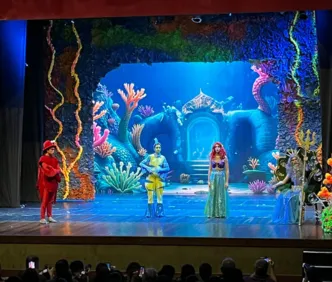 Alunos de escola baiana encenam espetáculo 'The Little Mermaid Jr.'