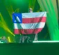 
                  Bandeira da BA, capoeira e sucessos: veja como foi show de CeeLo Green