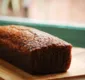
                  Café da manhã: aprenda a fazer pão de banana com cacau em pó