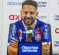 
                  Camisa 10 do Bahia, Everton Ribeiro se apresenta e filho rouba cena