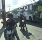 
                  Protesto de trabalhadores causa fila de ônibus na estação Mussurunga