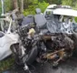 
                  Três pessoas morrem após batida entre caminhonete e caminhão na BA