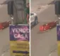 
                  VÍDEO: caixão cai de carro funerário em cidade da Bahia