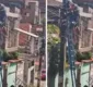 
                  Vídeo: Eletricista é resgatado após sofrer choque elétrico em Salvador