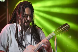 Julio Caldas leva choro para a Varanda do SESI Casa Branca