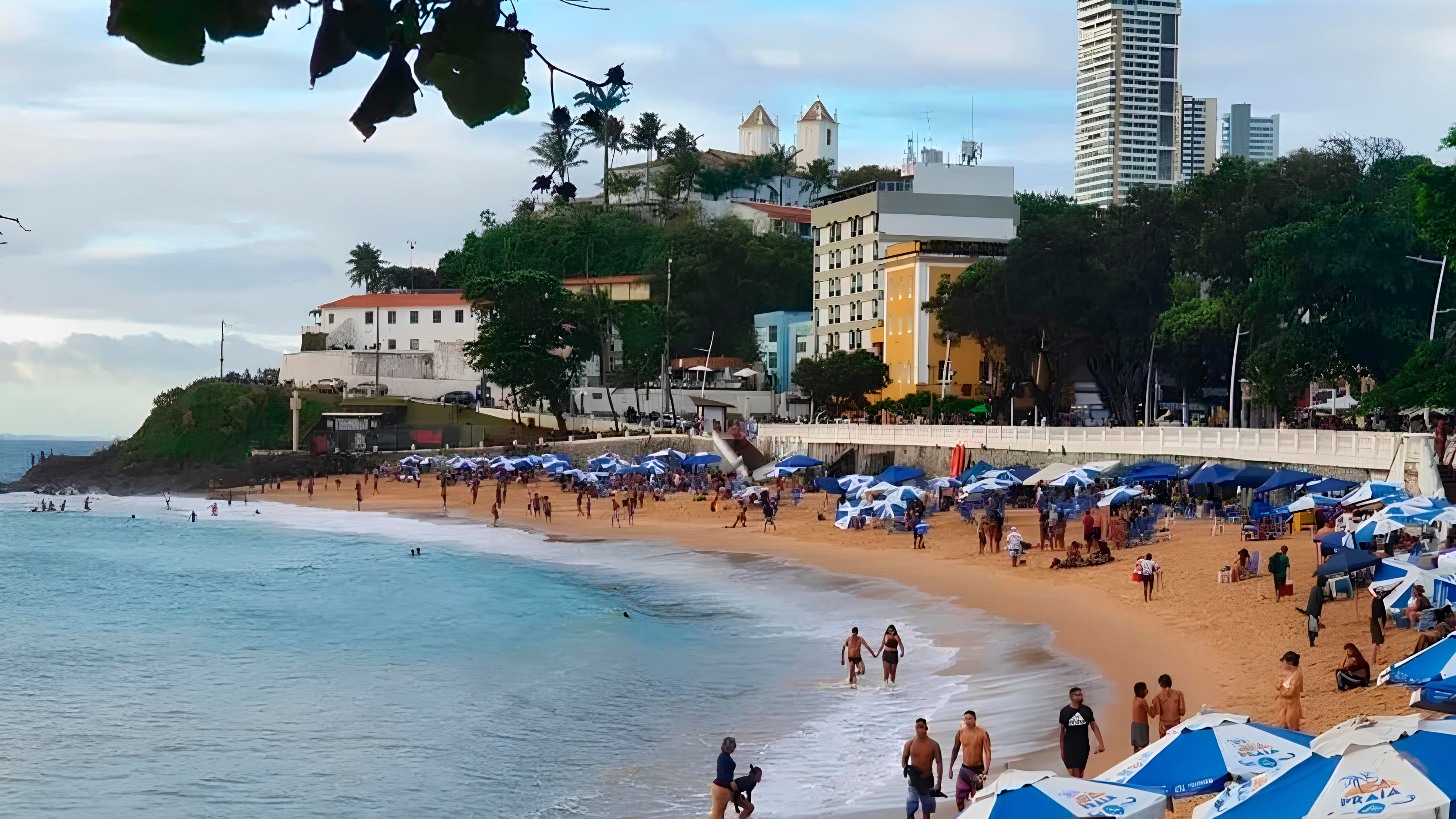 Salvador tem 24 praias impróprias para banho no fim de semana
